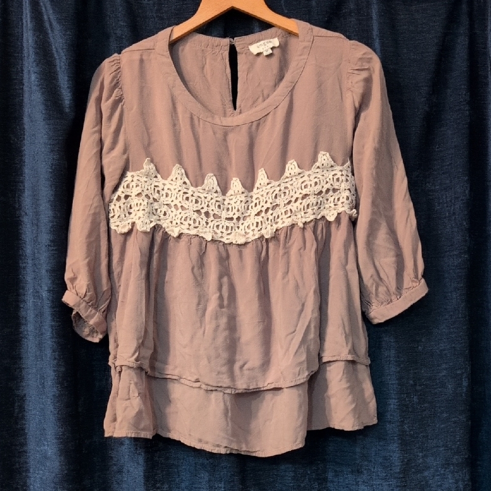🌼UMGEE Boho Flowy Layered Mauve Top 3/4 Sleeve White Lace Detail, Size M